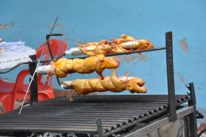 Meerschweinchen-Grill in Ecuador